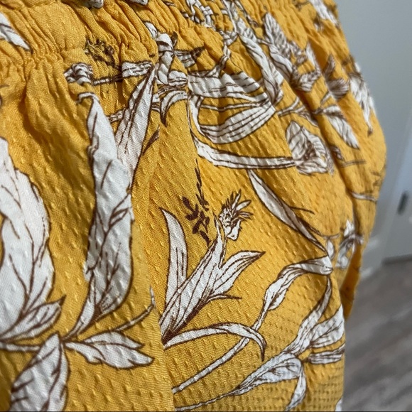 Off shoulder flowered top - Picture 4 of 9